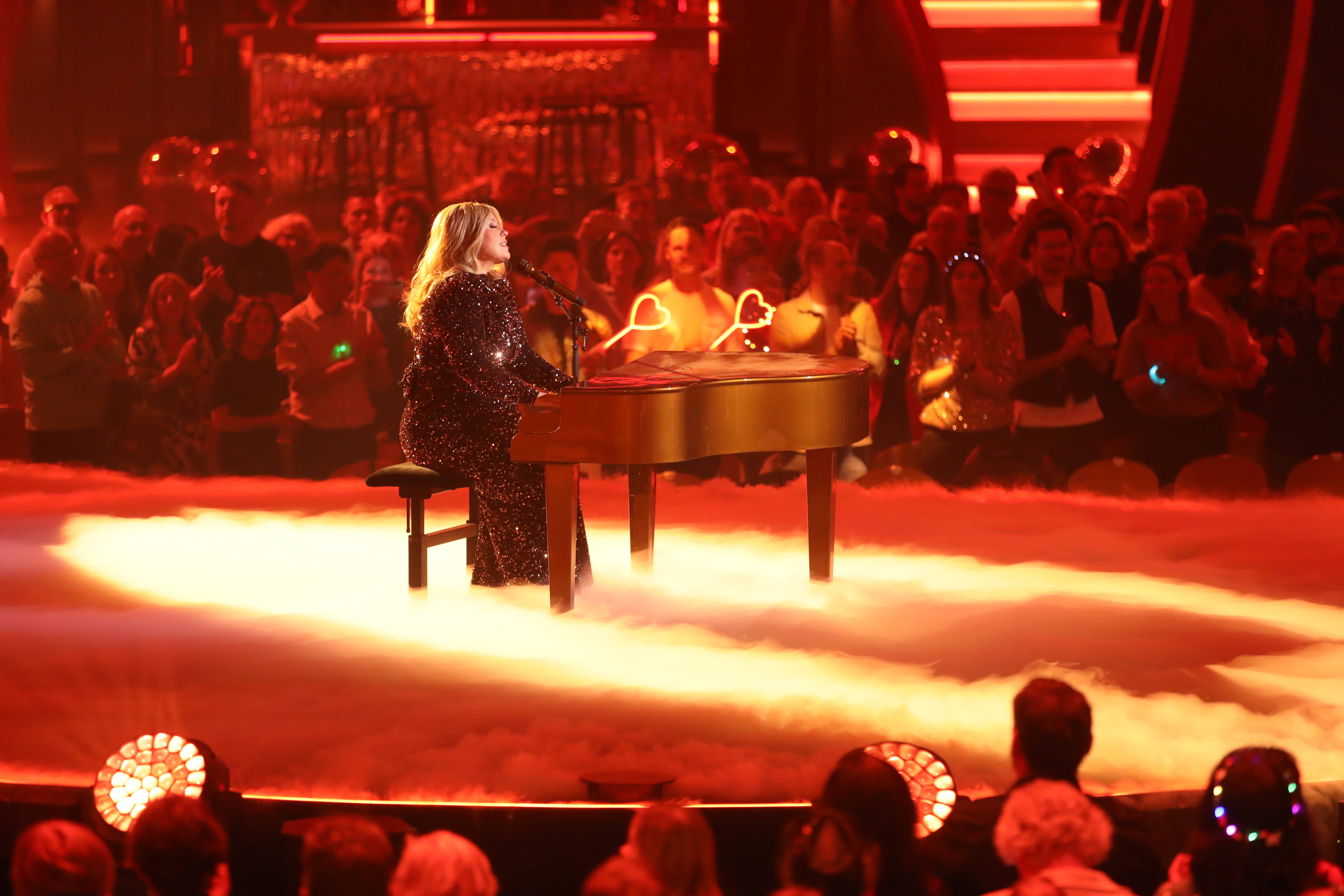 Maite Kelly singt auf der Bühne bei einem Auftritt